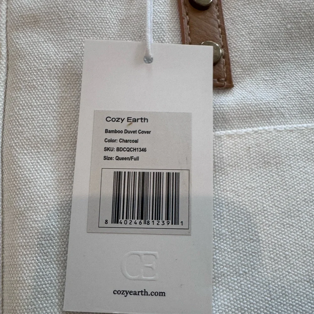 NWT - Cozy Earth Dark Gray Bamboo Duvet Cover - Queen/Full - Picture 5 of 6